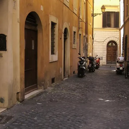 Apartment Castel San'angelo Studio Rome